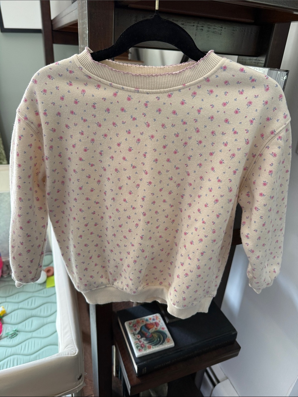H&M 5T floral sweatshirt